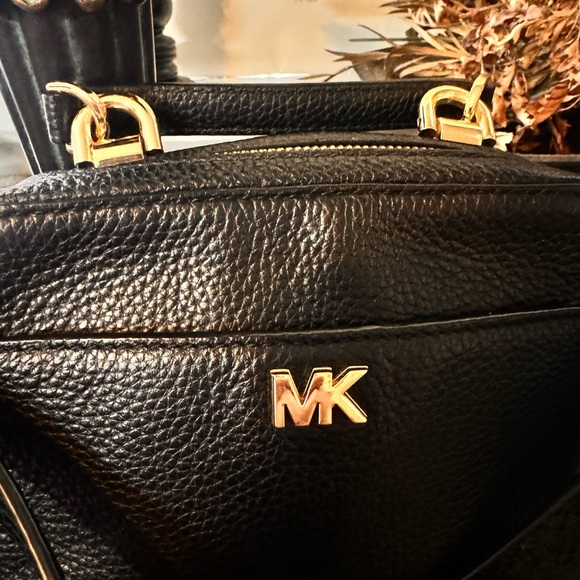 Michael Kors Black Crossbody Messenger Bag w/Gold Tone Snaps, Buckles & Monogram - Picture 3 of 11